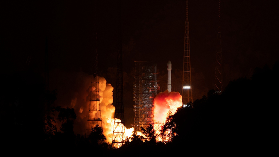 我國成功發射通信技術試驗衛星二十一號